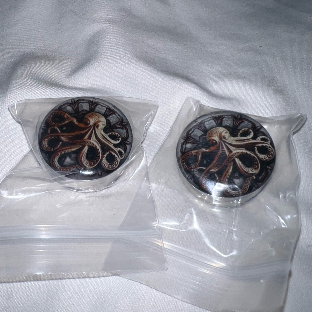 Arctic Buffalo Mystery Box Octopus Gauges 1 1/8”